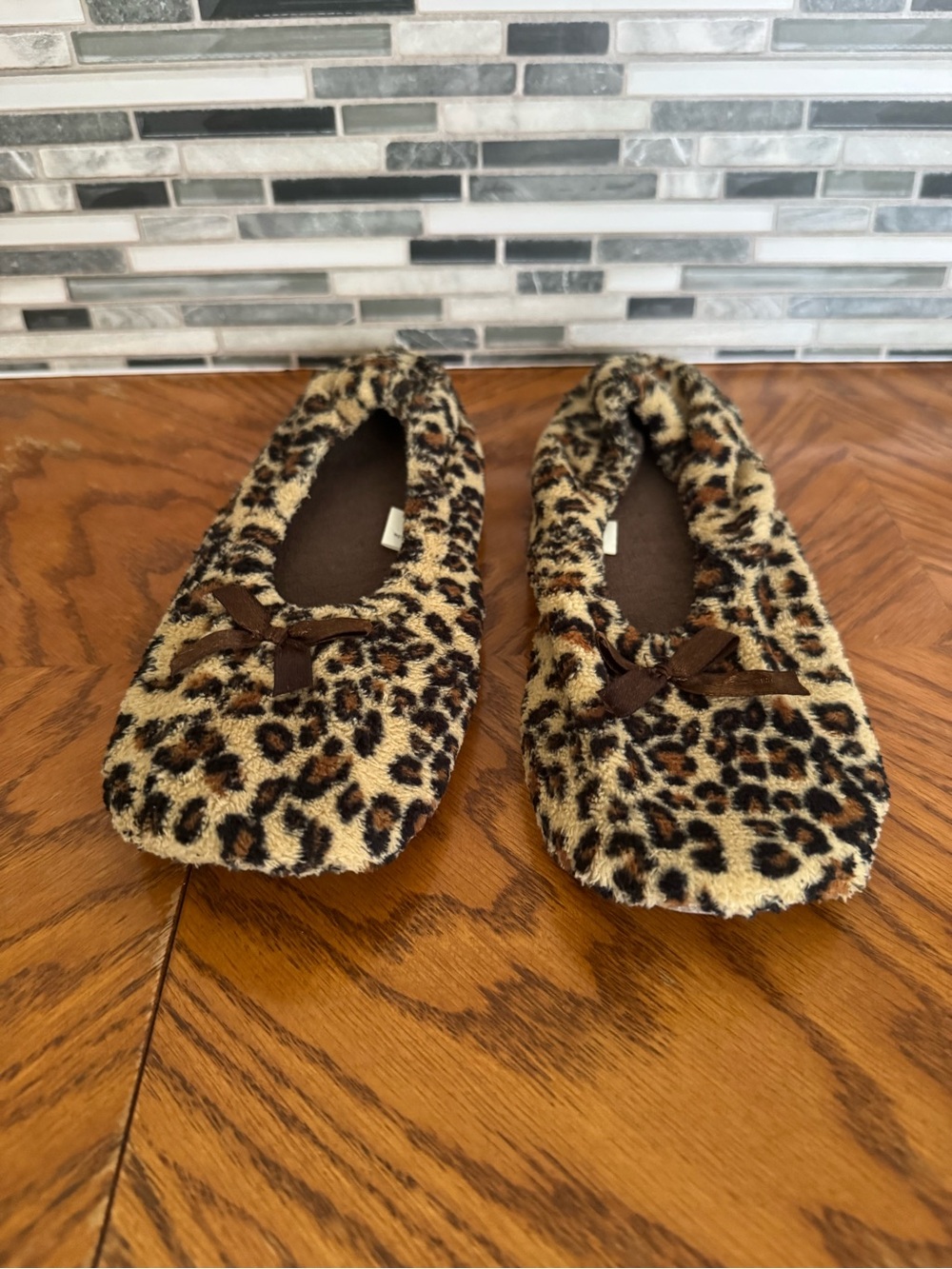 Dearfoams Leopard Print Velour Ballerina Slippers L
